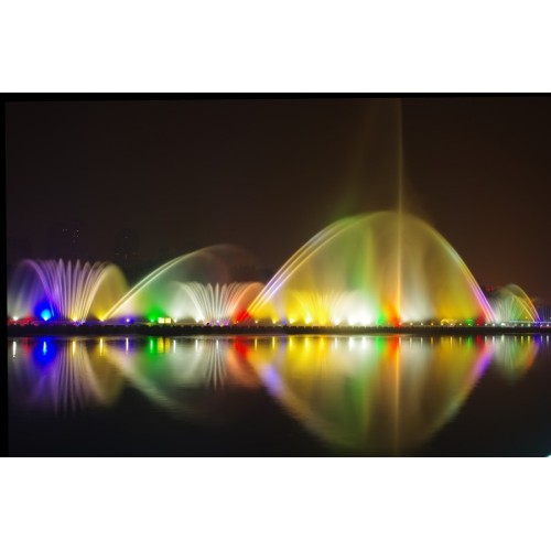 Фониши фаровии обии обӣ чашмаҳои рақси мусиқӣ