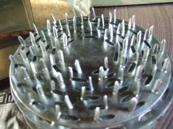Anti-Splitting Metal Plate with Barb for Wood Applications
