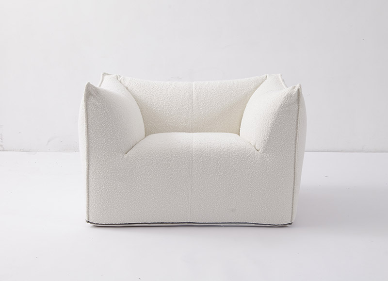 Le_Bambole_Armchair_Replica