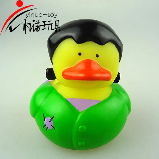EN71 Eco-friendly pvc material mini duck with green dress squirt toy customize eco-friendly toy