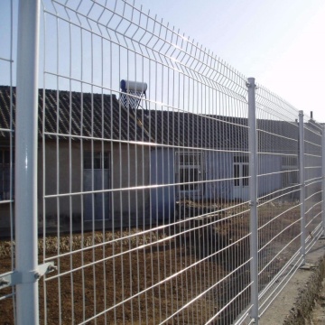 PVC coated green curved wire mesh fence