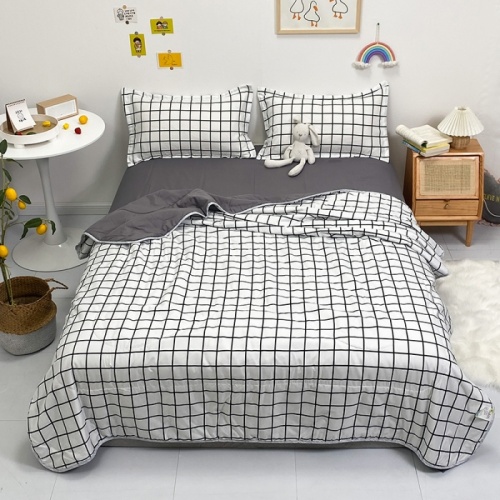 Four-piece skin-friendly cotton summer quilt