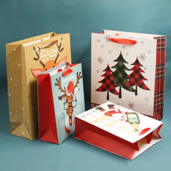 Wholesale 2022 Christmas Paper Gift Bags for Decorative Parties - White Bags