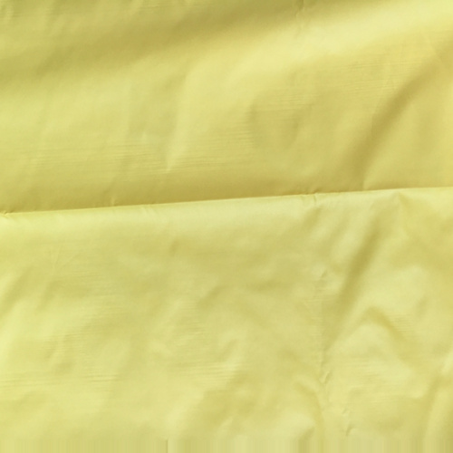 100% Polyester glatt gefärbter Taftstoff