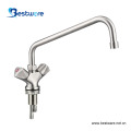 Grifo de cocina de montaje en pared con pulverizador pulldown