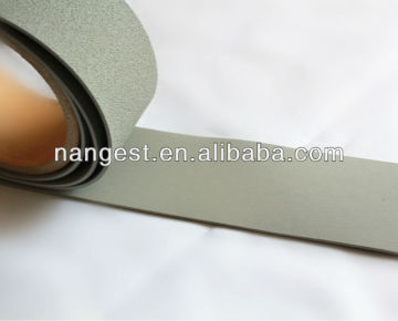 Granulated rubber roller covering light fabric