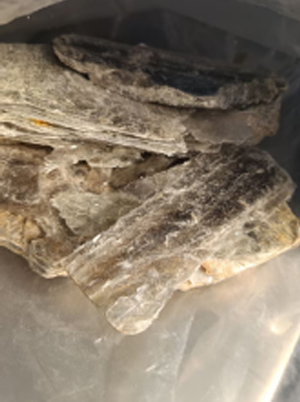 Mica flakes 2
