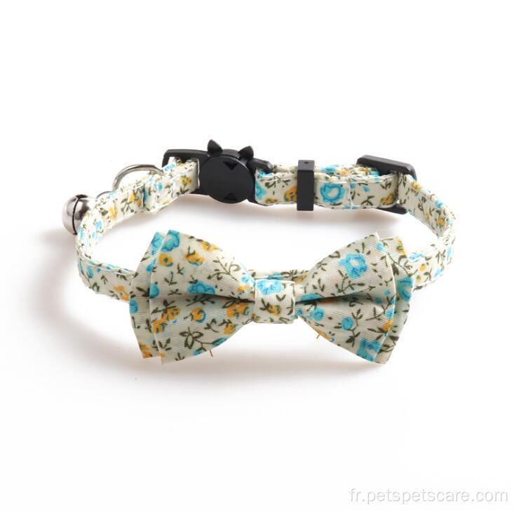 Luxury Tissu Floral Pet Cat Col Collier de nœud papillon