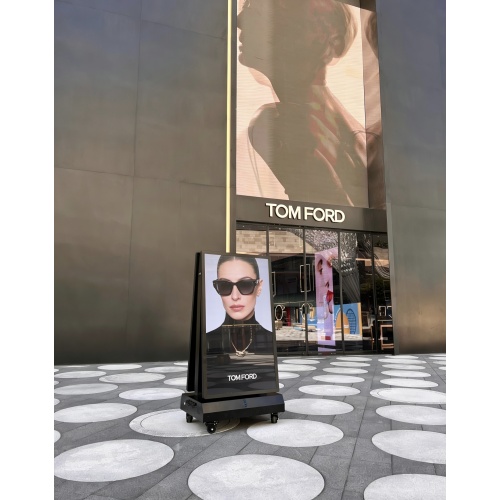 טוטם שילוט דיגיטלי חיצוני דו צדדי בהירות גבוהה