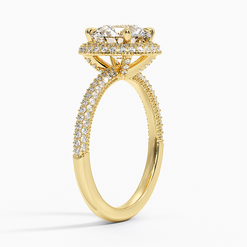 Profile angle ng voluminous pave split shank lab diamond ring na nagpapakita ng elevated cathedral gallery