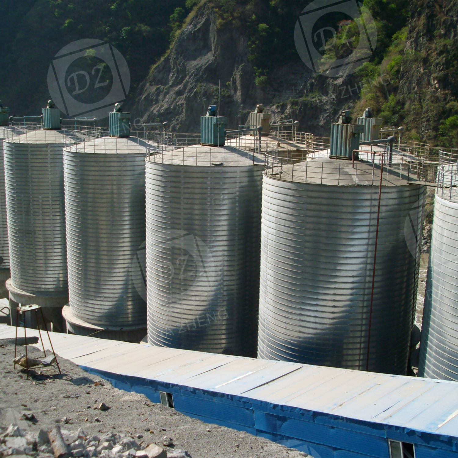 Metallurgical raw material steel plate warehouse