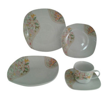 Round Porcelain 16 Pieces of Dinnerware Set with Decal