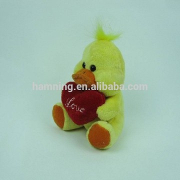 14cm popular mini yellow duck plush toys with heart for valentine day