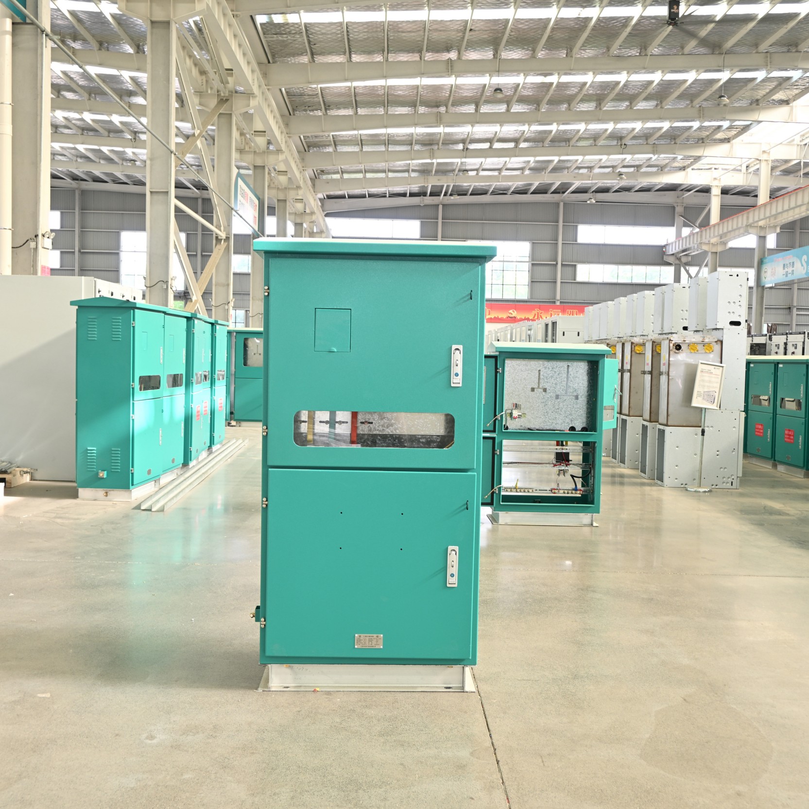 Three-phase metering box