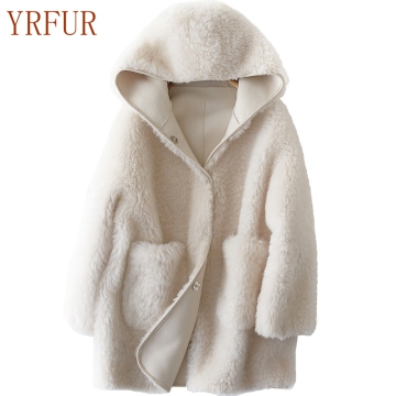 YRM003 Vogue Woven Sheared Wool Macinfur Coat with Hooded for Women