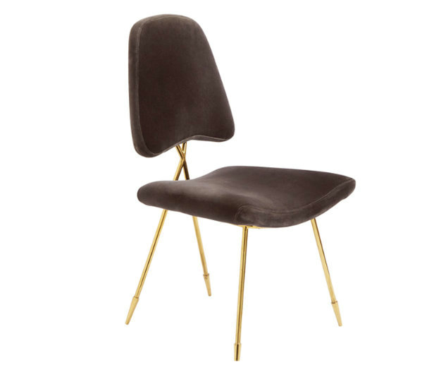 Jonathan Adler Maxime dinant la chaise