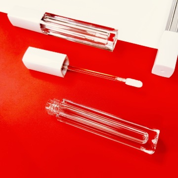 Custom Private Label PCR Square White Lip Gloss Tube with Transparent Bottle and Logo