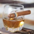 gafas de whisky de cristal personalizadas con soporte de cigarros