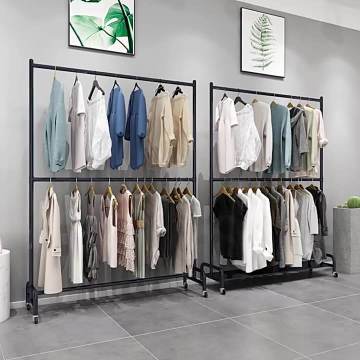 Schwarzes Bekleidungsregal für Bekleidung Einzelhandel und Kleidungsstück in Bekleidungsgeschäften