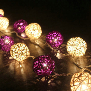 Purpurrotes Rattan-Ball-Weihnachtsfeiertags-Schnur-Licht
