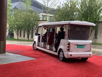 High-end Luxurious Wuling V100 Series Mini Electric Sightseeing Cars