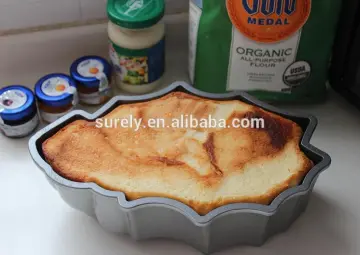 Baker's Holly leaf loaf Pan