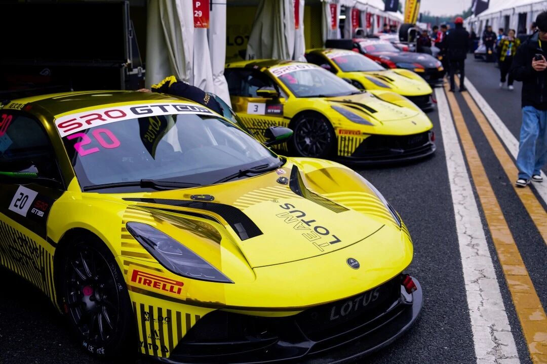 SRO GT4