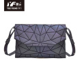 Moda elegante barato Crossbody Geométrico Plegable Messenging Bag Bolso de hombro con correa de PU