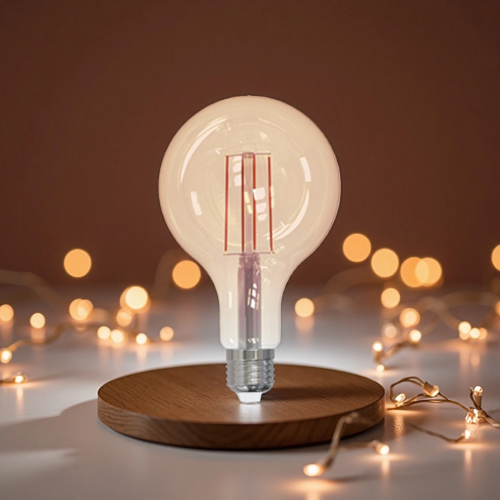 带琥珀色暖调光的装饰灯丝灯泡