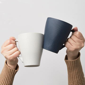 Nordic Style Christmas Classic Vertical Striped Tea Becher - 350 ml Keramikbecher mit mattes Glasur