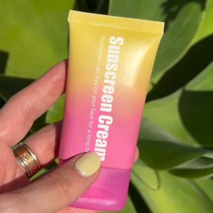 Sweat Resistant SPF 30 Sunscreen Moisturizer - Wholesale Sun Cream
