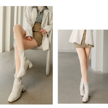 Tights stay warm and skin friendly