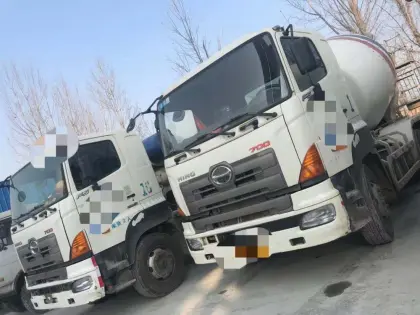 Used Hino 700 Mixer Truck