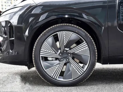 Big Discount 2023: Lynk&Co Hybrid Cars with Long Range