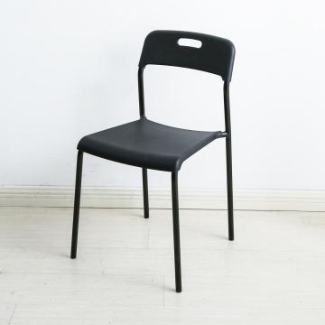 chaise en métal noire KD stack