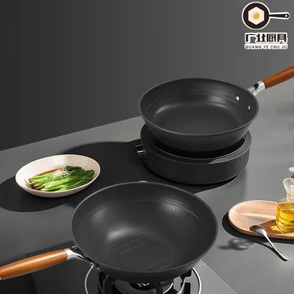 Etched frying pan, wok