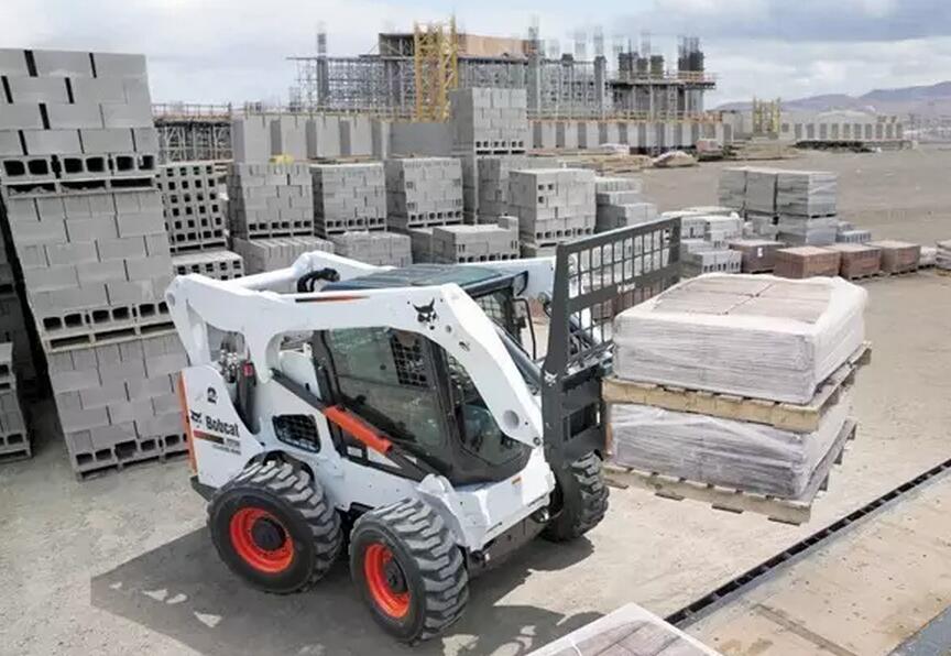 Four-wheel steering loader