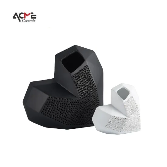 Cute Minimalist Modern Ceramic Heart Vases: Unique Nordic Home Decor Ornaments