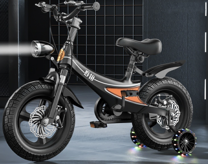 Cool children's bicycle with auxiliary wheels