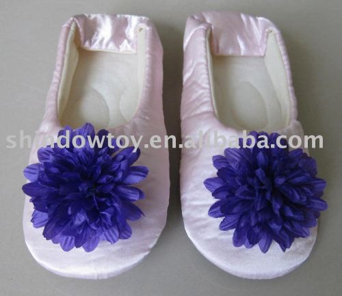 Room shoes / Fashion shoes / Women shoes with a purple flower on vamp