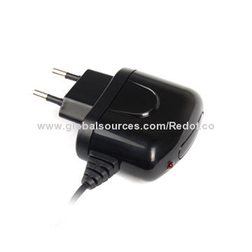 Travel Charger with Fixed Cable and 100 to 240V Input