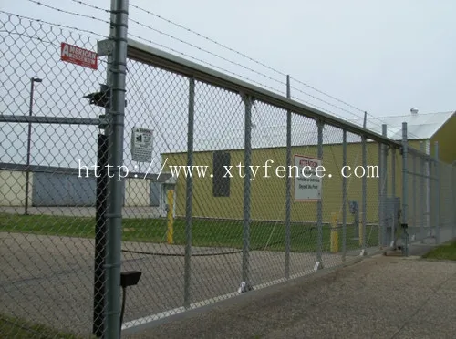 metal chain link fence