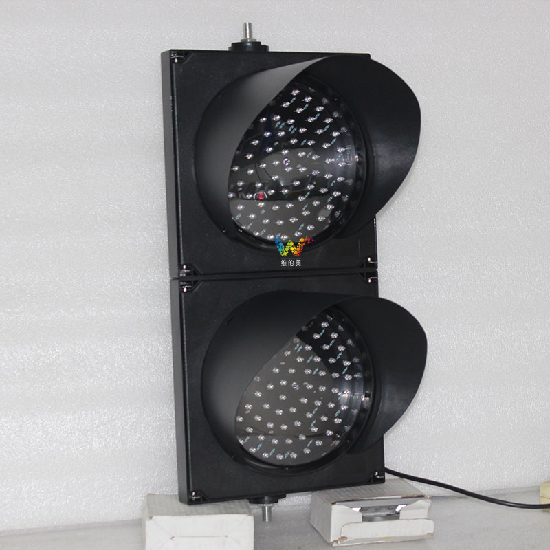 solar-200mm-yellow-flashing-traffic-warning-light-2