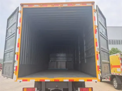 Shaanxi Automobile Delong L5000 Flammable Liquid Box Transport Vehicle