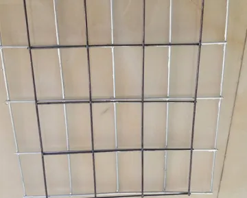 Metal mesh fence panels