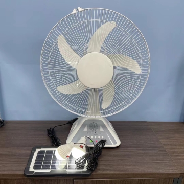 Ventilateur de bureau solaire rechargeable de 16 pouces avec haut-parleur MP3 pour la voiture