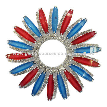 Fashionable Buckle, Made of Metal, Rhinestones and Resin, Many Colors Available