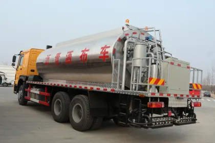 SINOTRUK 10cbm 10000L Intelligent Asphalt Distributor Truck
