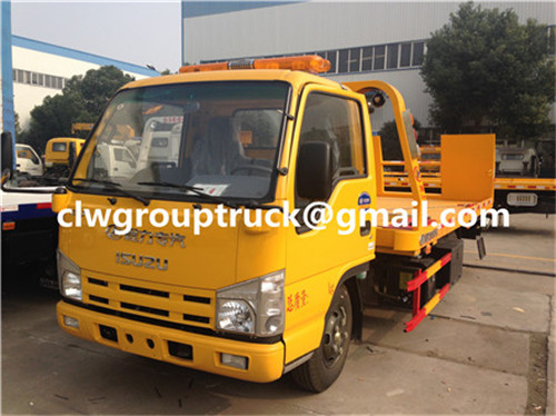 ISUZU Road Wrecker Front