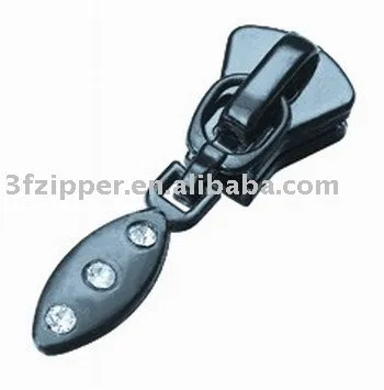 plastic zipper pull